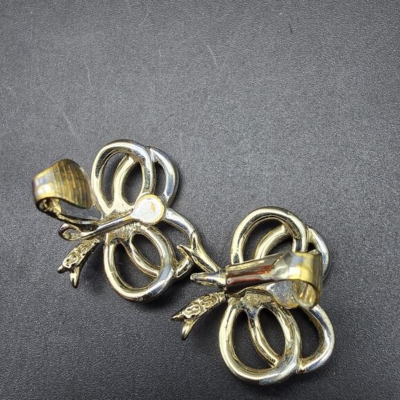 Sarah Coventry Bow Earrings Clip On Light Gold Tone Vintage - Picture 8 of 8